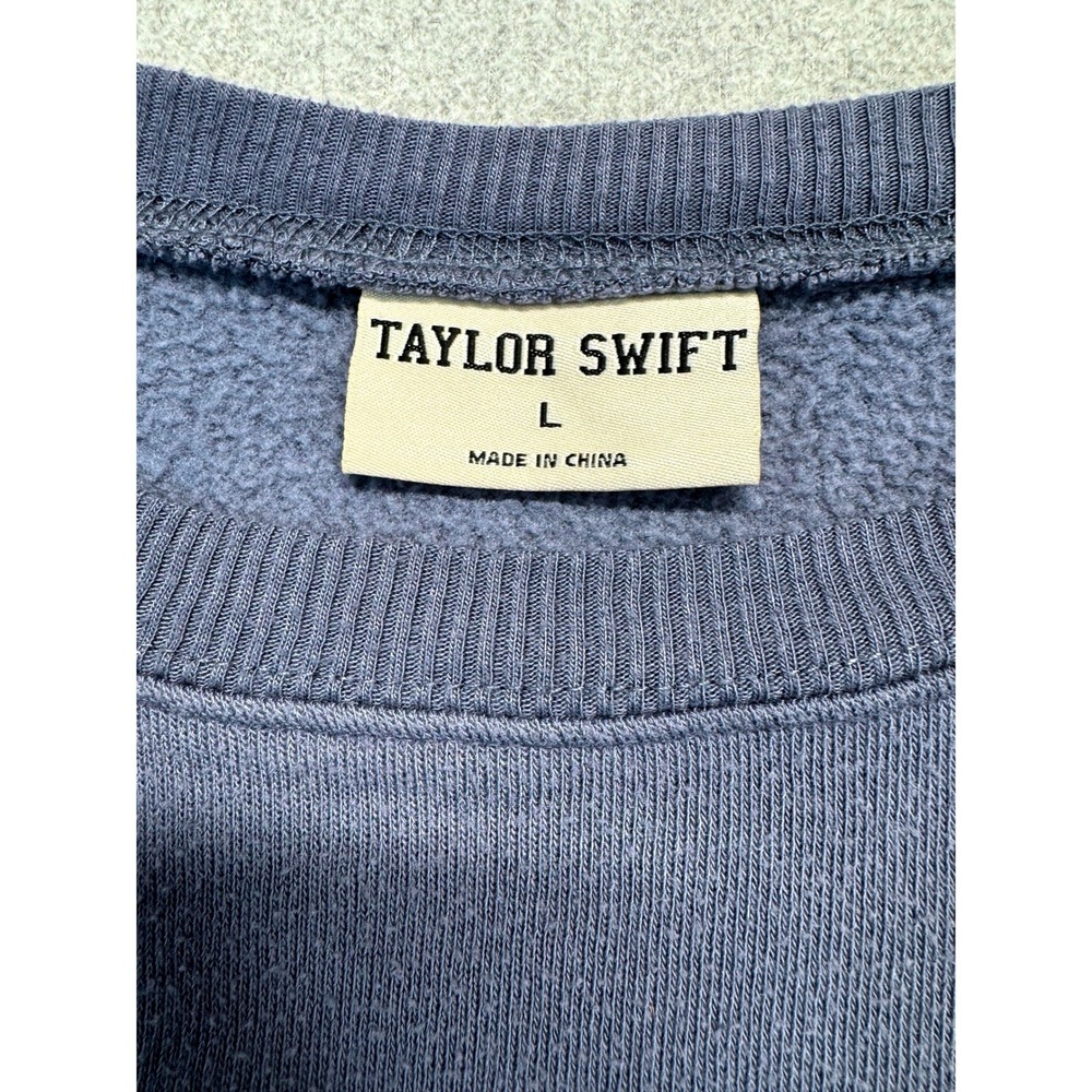Taylor Swift Official SWIFTIE Cropped Sweatshirt Large Blue Gray Crewneck Comfy - Picture 5 of 8